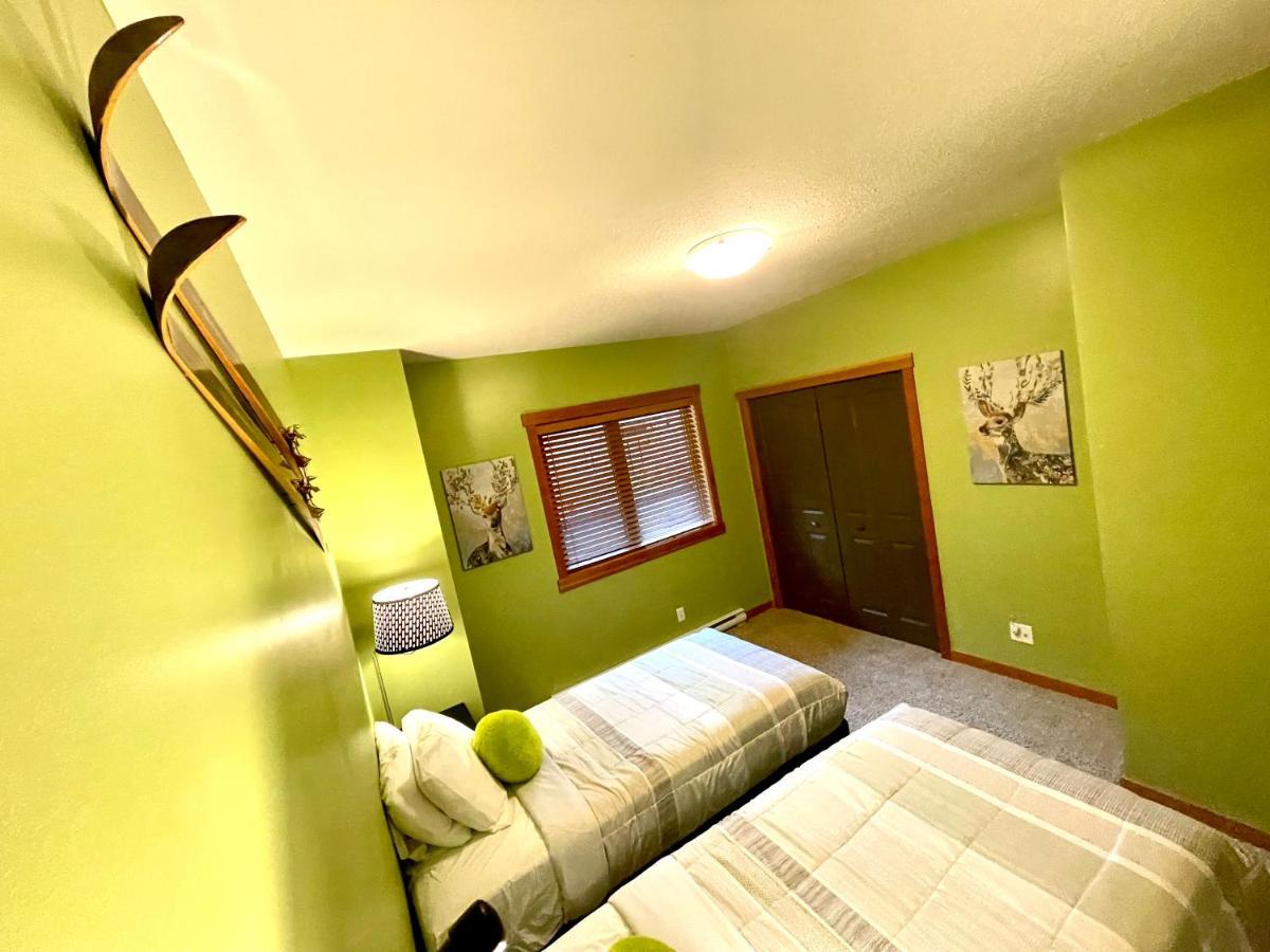 Renovated Condo, 2Br, 2Ba, Heated Pool, 3 Hot Tubs, Pets Welcome! Canmore Dış mekan fotoğraf