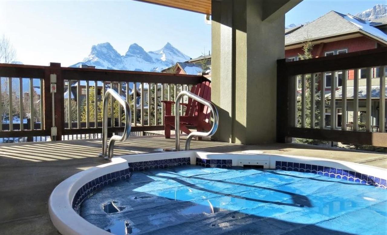 Renovated Condo, 2Br, 2Ba, Heated Pool, 3 Hot Tubs, Pets Welcome! Canmore Dış mekan fotoğraf